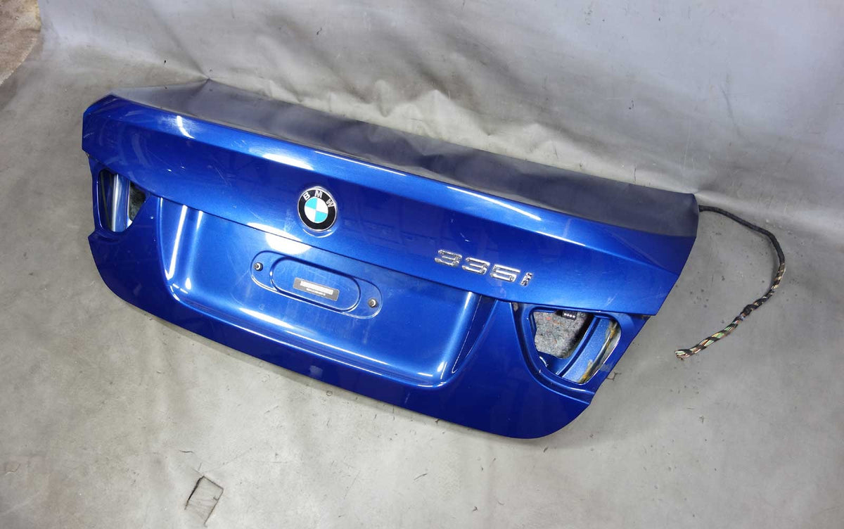 2009-2011 BMW E90 3-Series Sedan Late Rear Trunk Boot Deck Lid Le Mans Blue OEM