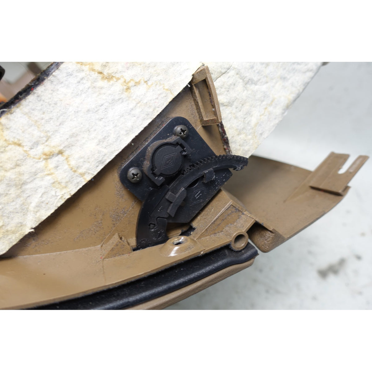 Damaged BMW E36 3-Series Convertible Glove Box Assembly Sand Beige 1994-1999 OEM