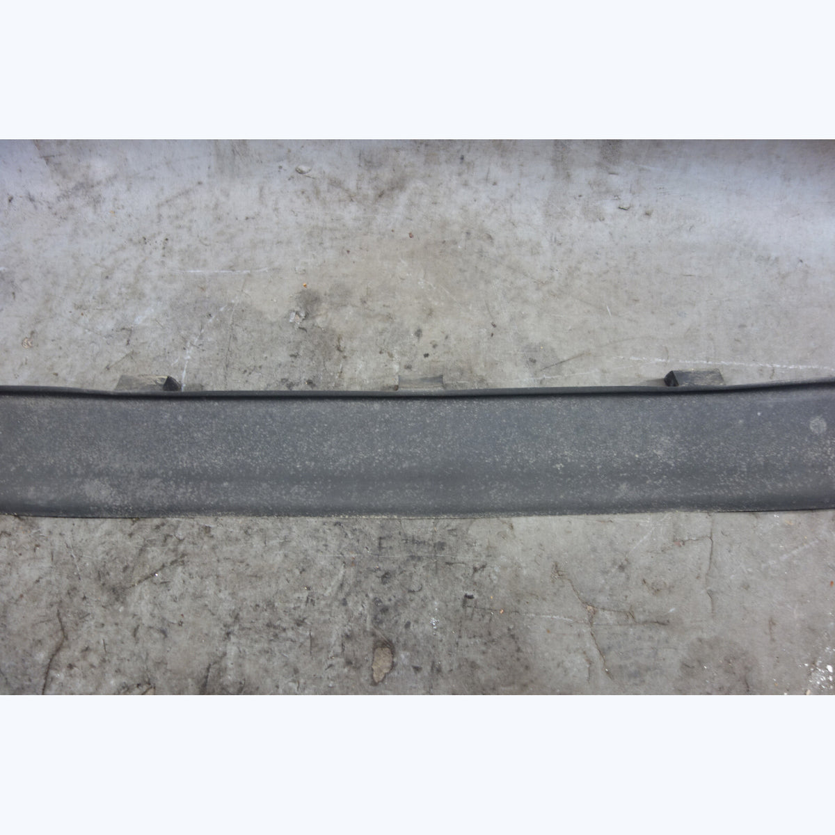 Damaged 1982-1988 BMW E28 5-Series Rear Center Top Bumper Trim Cover Black OEM