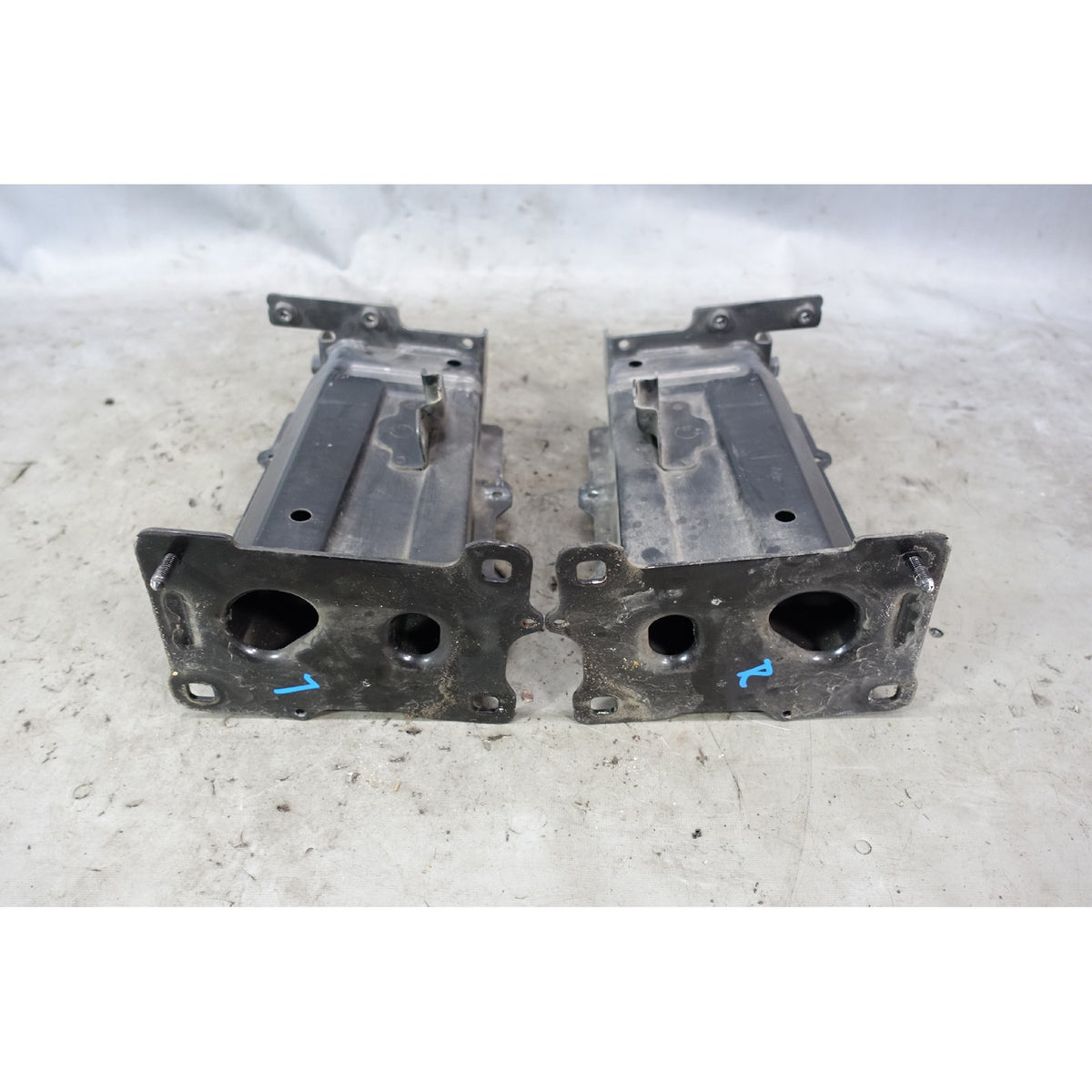 03-05 BMW E85 Z4 Roadster Early Front Bumper Deformation Reinforcement Arms OEM