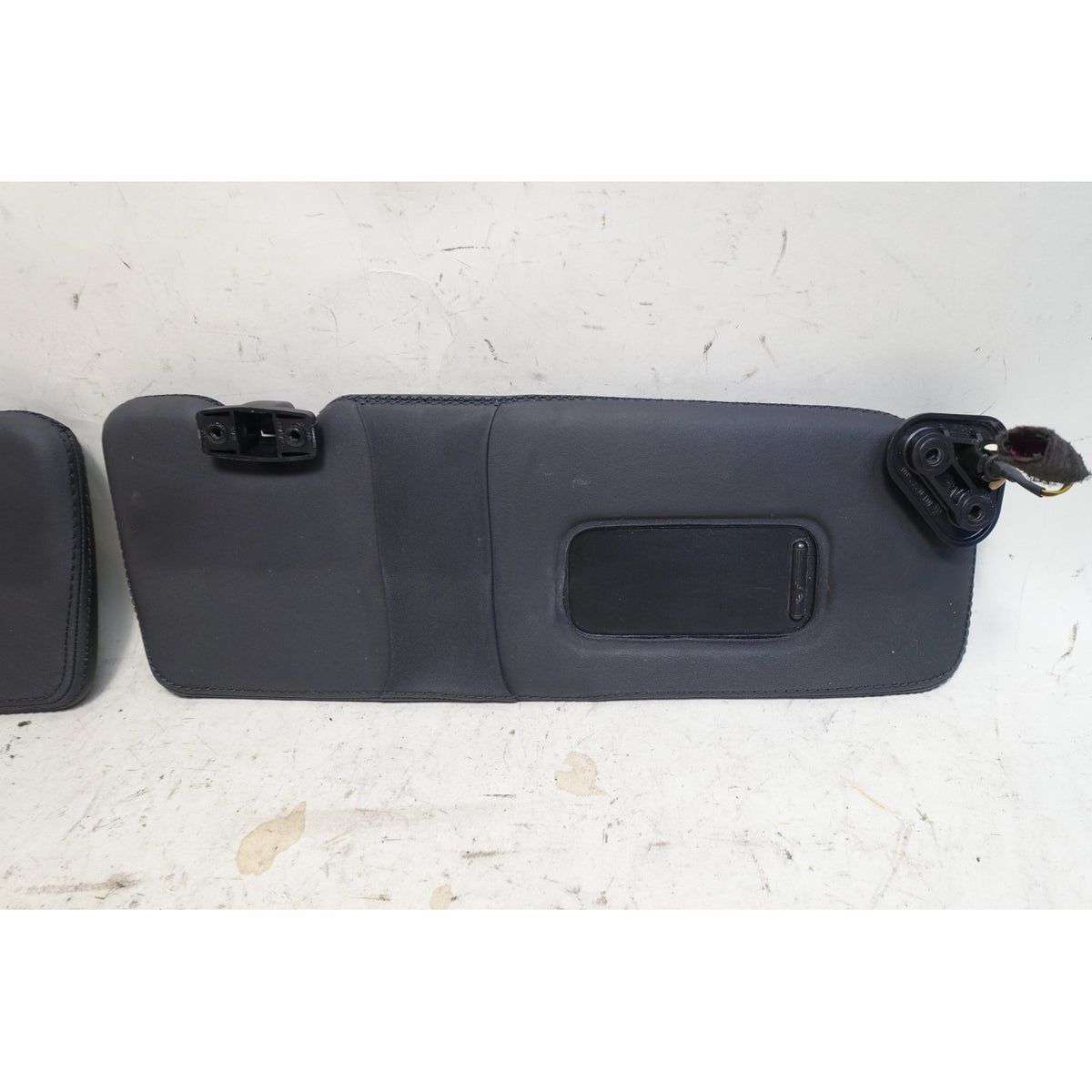 Damaged 2006–2010 BMW E64 650i M6 Convertible Sun Visor Pair Black Leather OEM