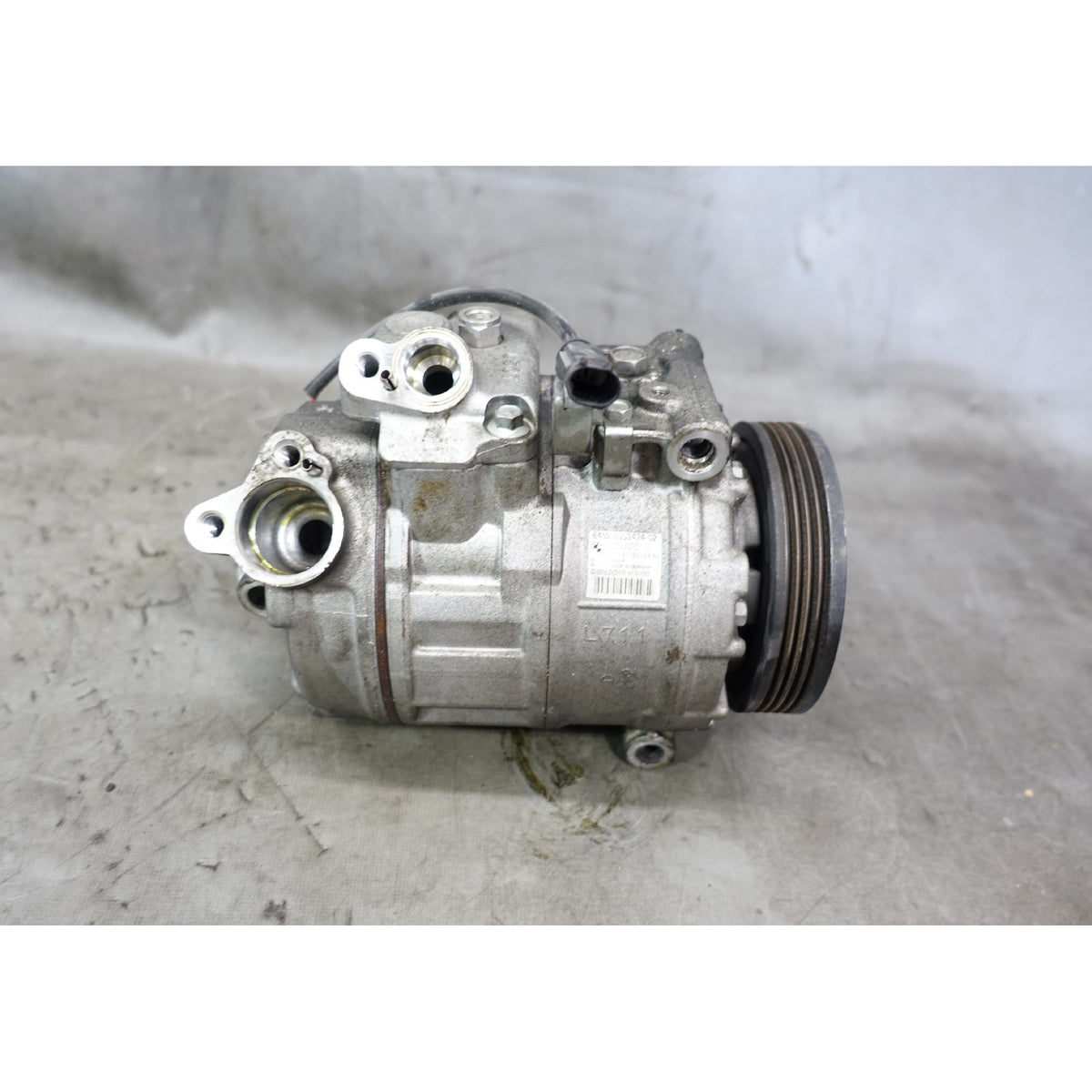 Damaged 2004-2007 BMW E60 E63 N62 V8 Air Conditioning AC Compressor Pump OEM