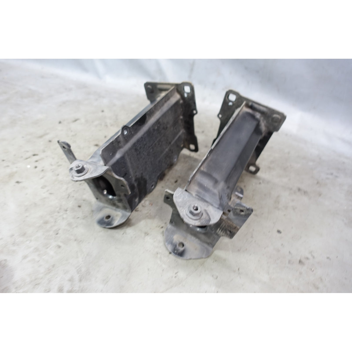 03-05 BMW E85 Z4 Roadster Early Front Bumper Deformation Reinforcement Arms OEM