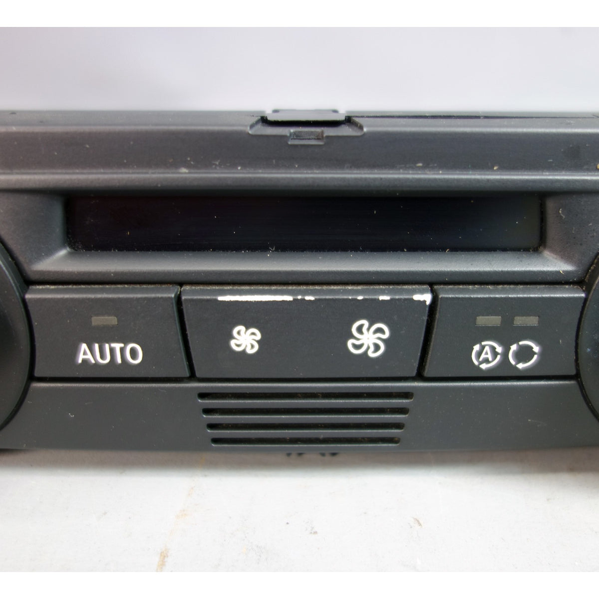 Damaged 2008-2009 BMW E90 3-Series E82 Automatic Climate Control Panel OEM