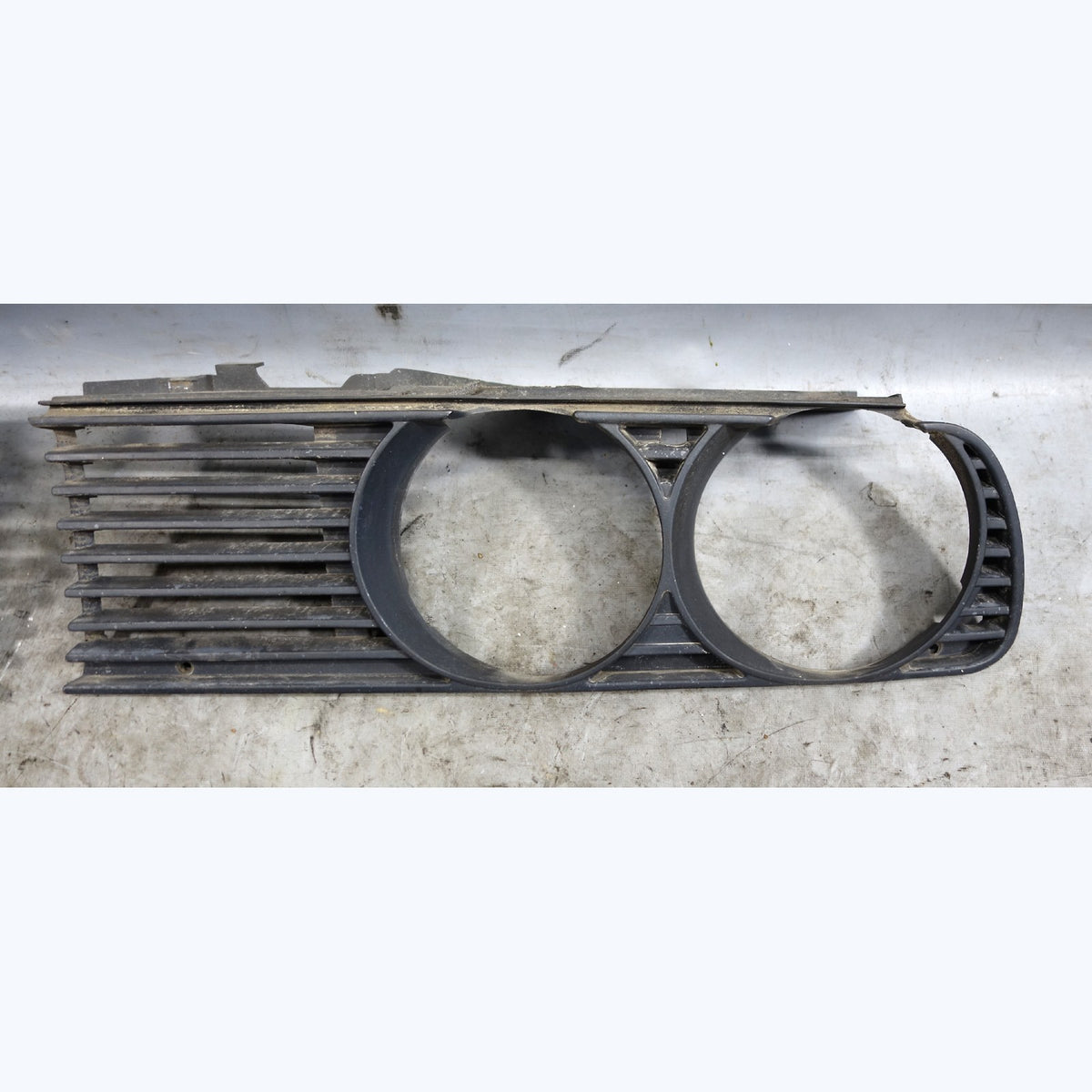 1984-1993 BMW E30 3-Series Factory Front Headlight Grille Trim Set Pair OE