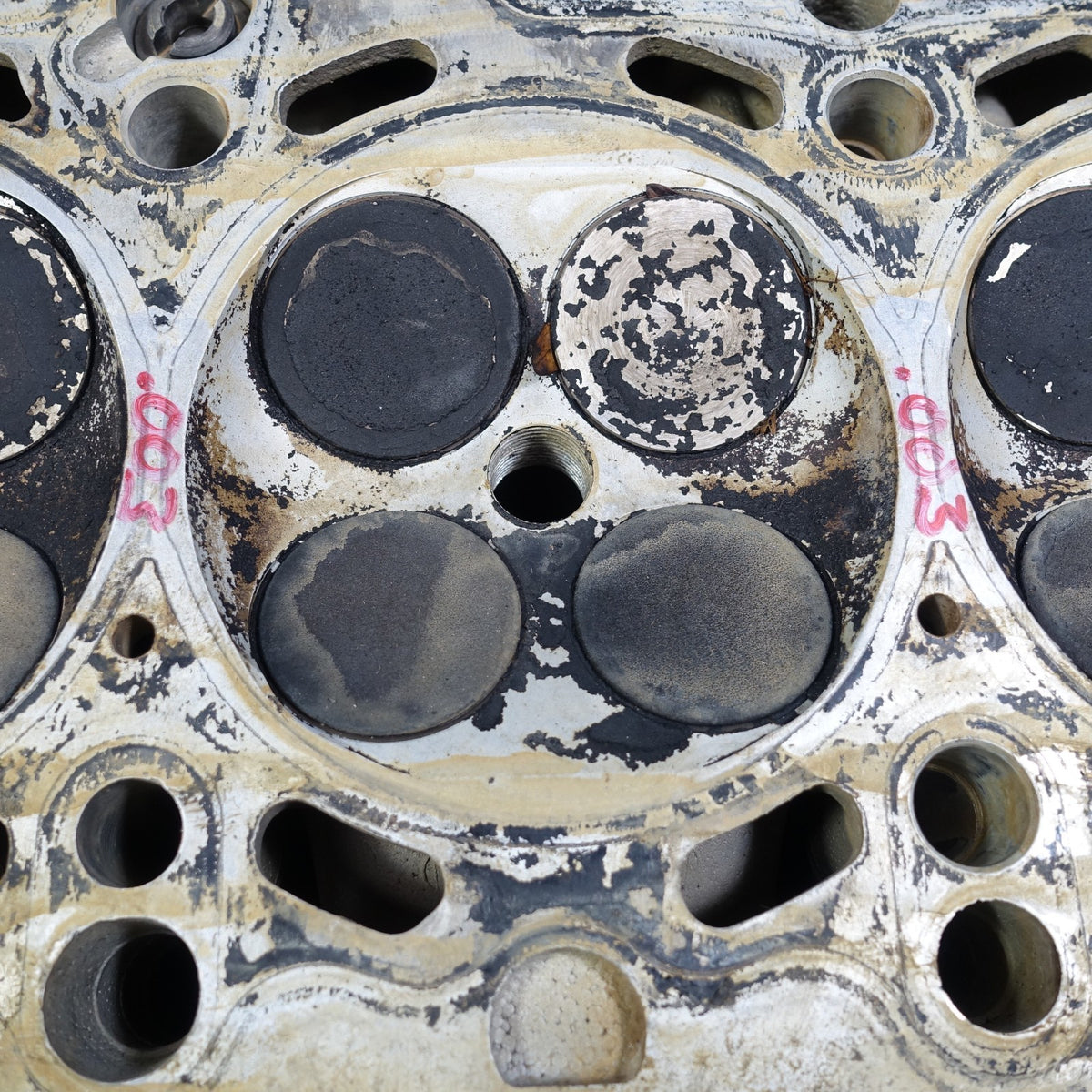 Damaged BMW E46 E39 Z3 M52TU M54 2.5L 3.0L 6-Cyl Engine Cylinder Head 793 OEM