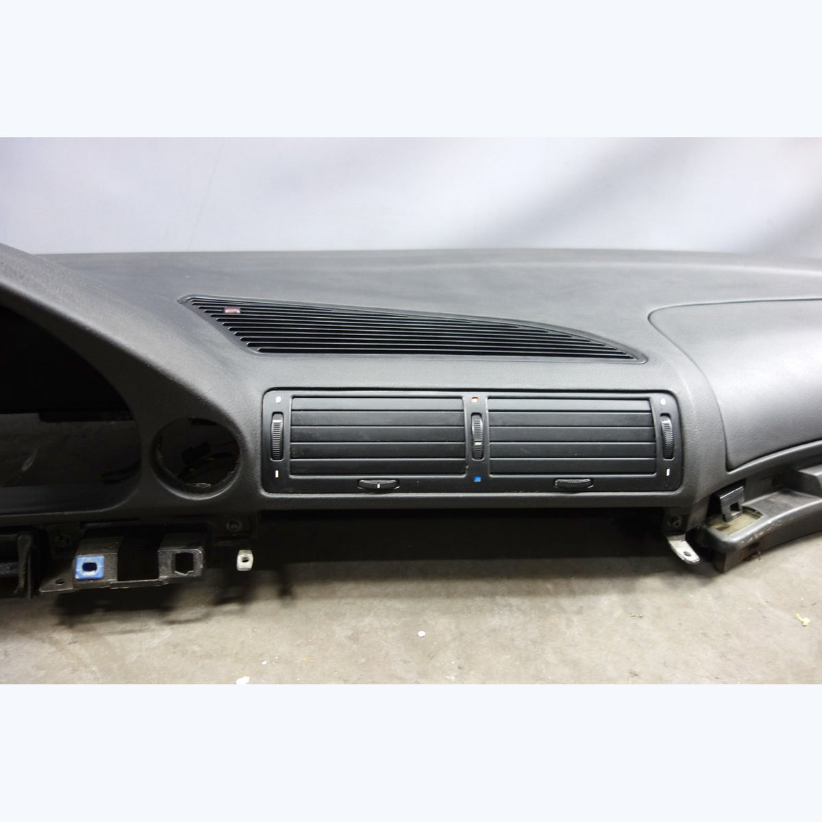 1995-2001 BMW E38 7-Series 740 Factory  Front Interior Dashboard Black OEM