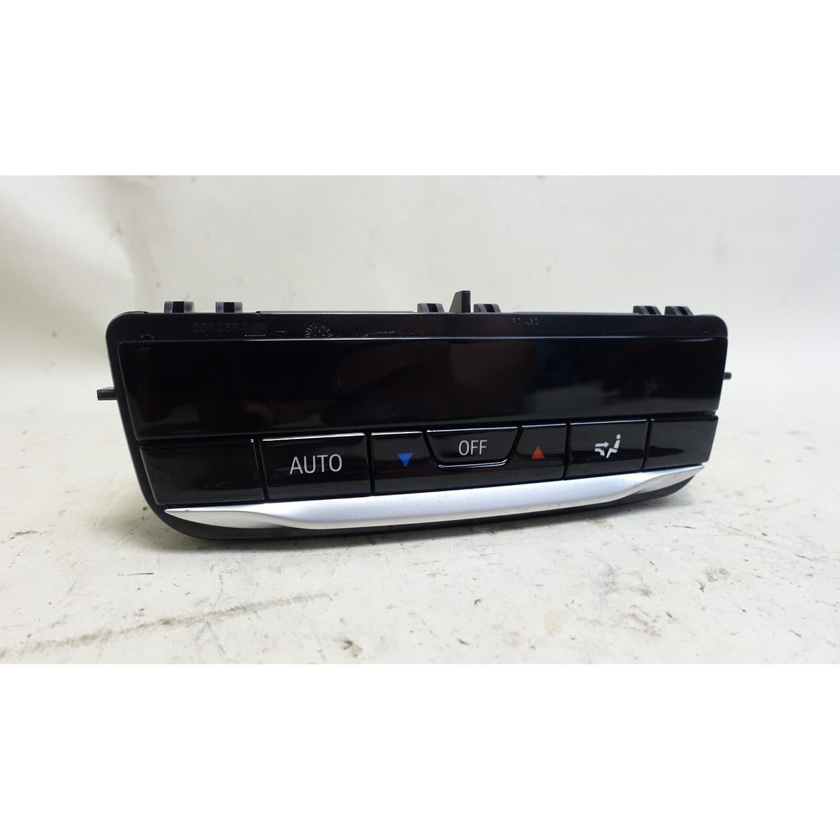 2019-2022 BMW G20 3-Series Sedan Rear Seat Climate Control Panel Interface OEM