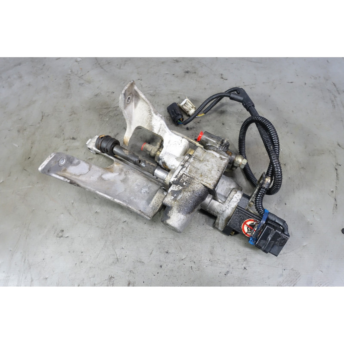 Damaged 2001-2006 BMW E46 M3 SMG Transmission Actuator Shifter Getrag OEM