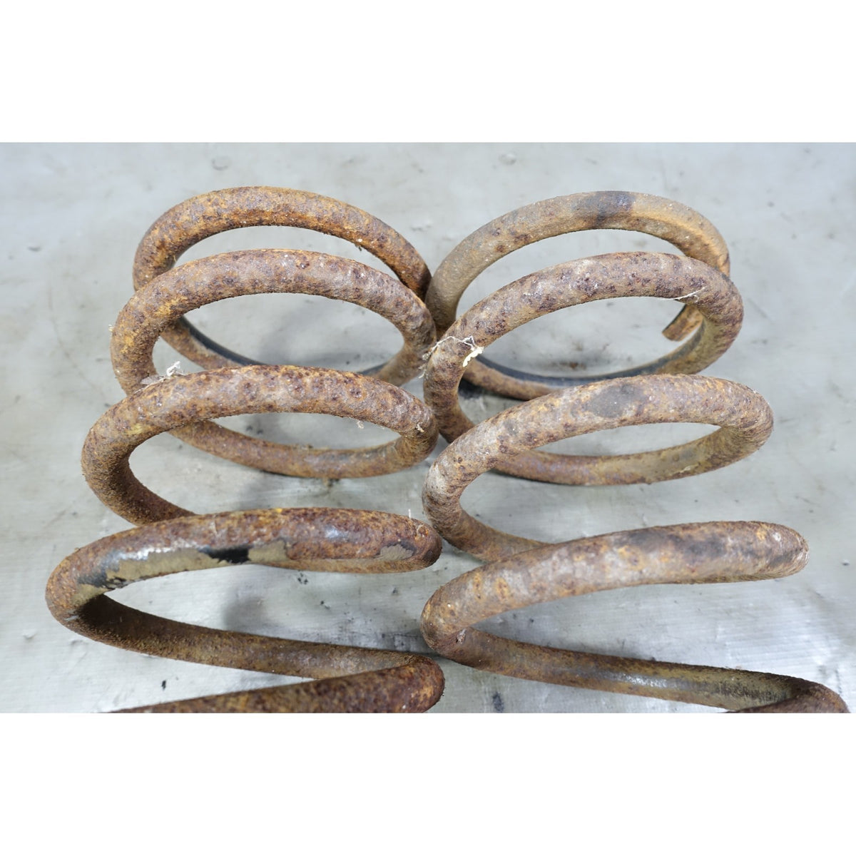 1972-1976 BMW E3 3.0 Bavaria Sedan Factory Rear Coil Spring Pair Left Right OEM
