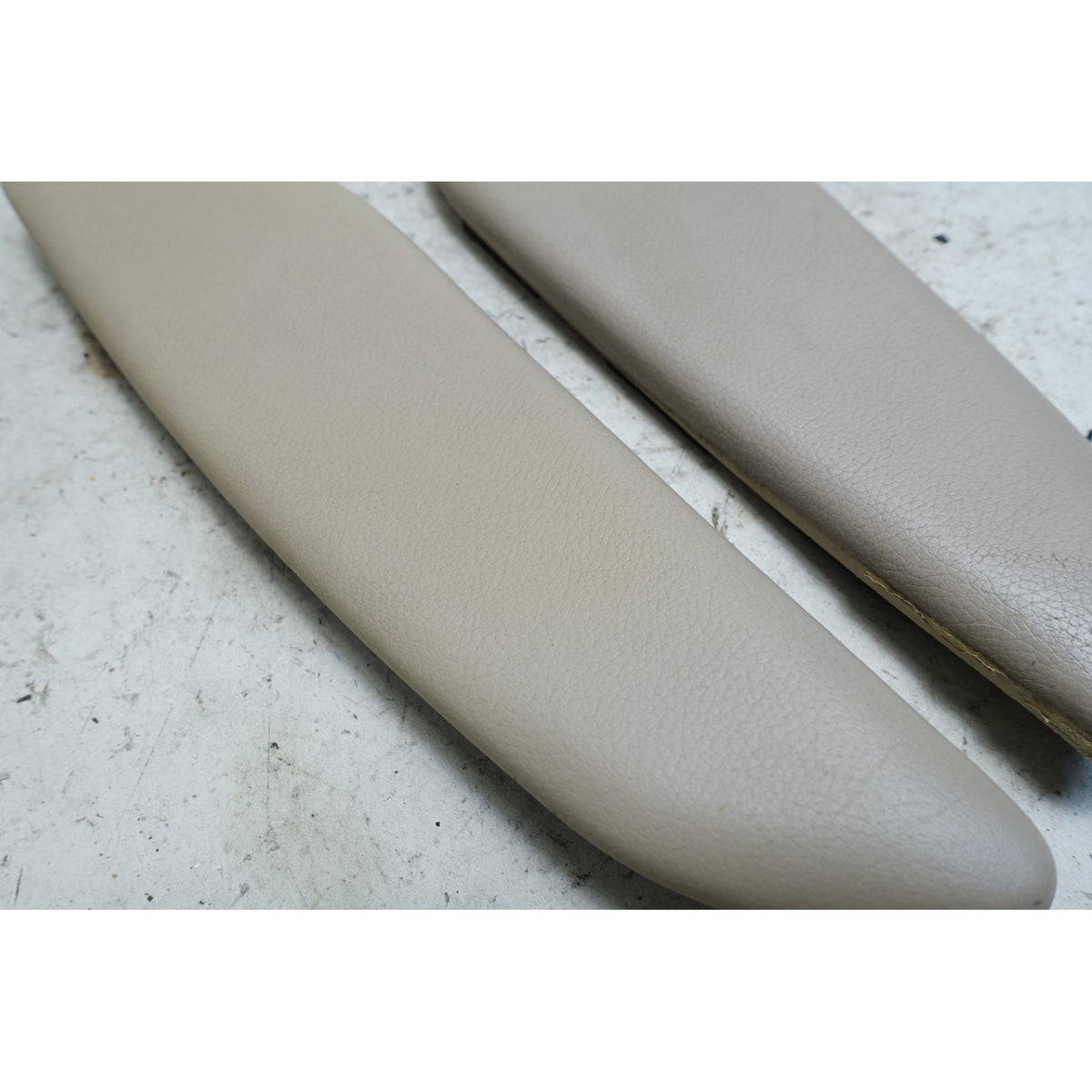 Damaged 03-08 BMW Z4 E85 E86 Front Console Knee Pad Trim Pair Beige Leather OEM