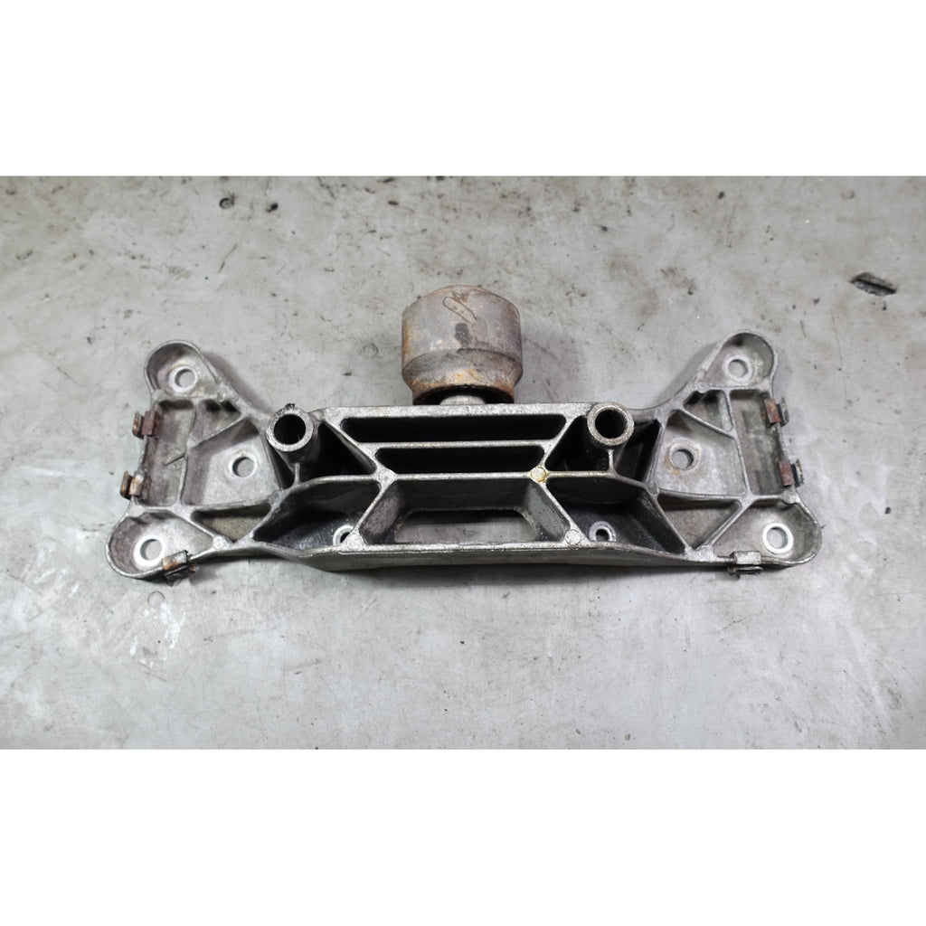 97-03 BMW E39 540i Touring Sedan Cross Member Mount Bracket for Auto Trans OEM