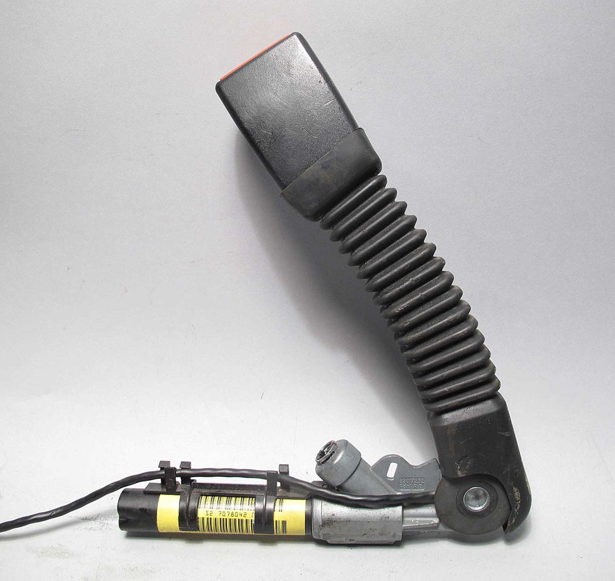 01-10 BMW X3 X5 Z4 Passenger Right Front Seat Belt Buckle Lower w Tensioner OEM
