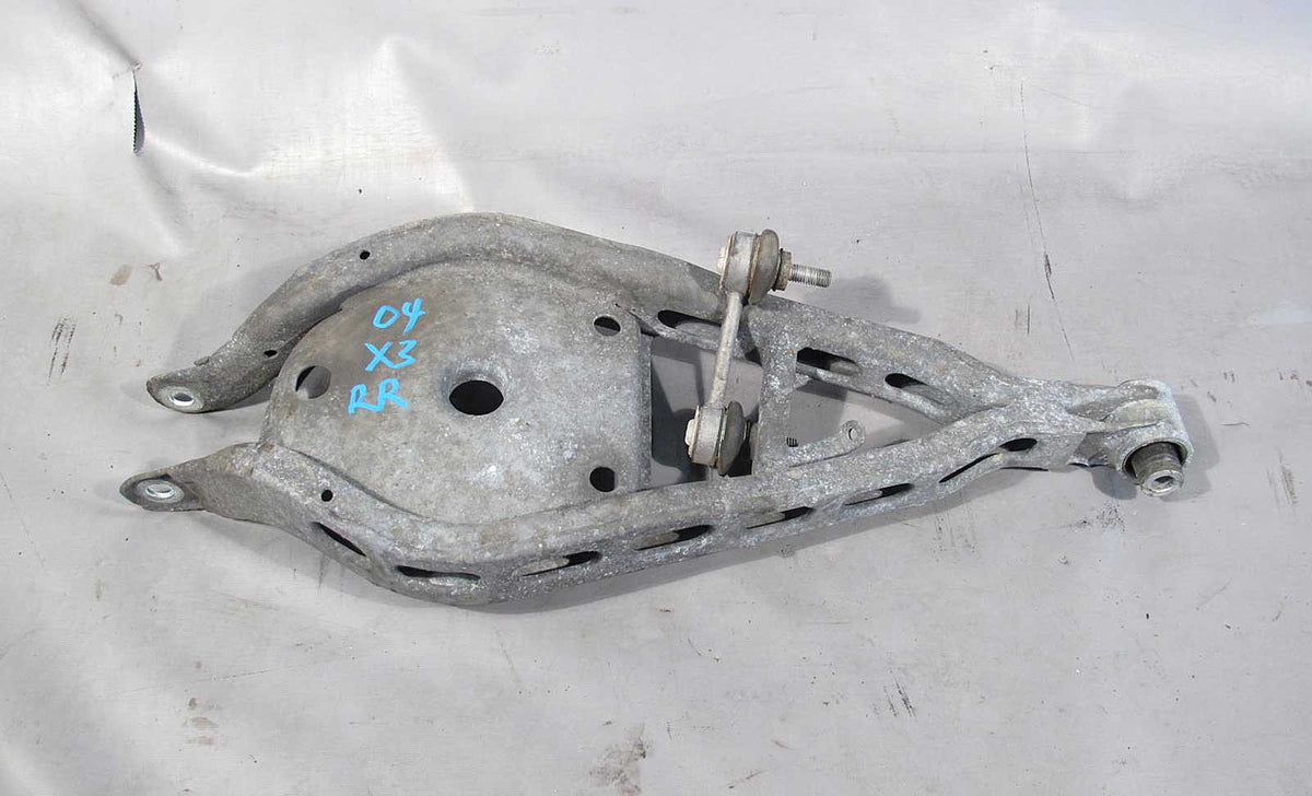 BMW E83 X3 SAV Right Rear Lower Control Arm Wishbone Mount 2004-2010 USED OEM