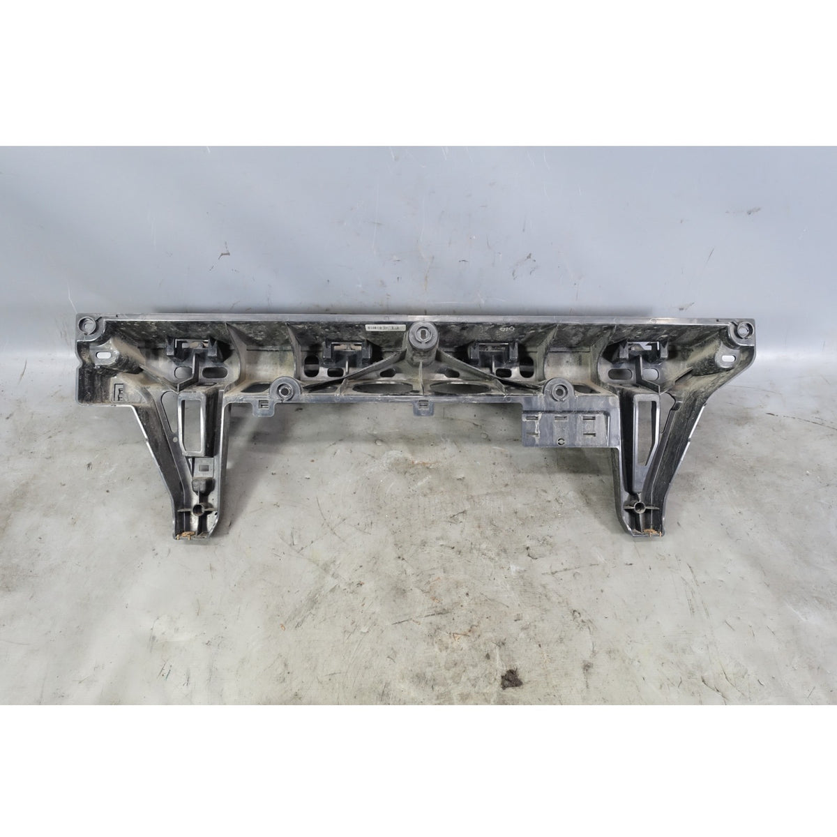 2014-2018 BMW F15 X5 F85 X5M Rear Bumper Center Carrier Mounting Bracket OEM