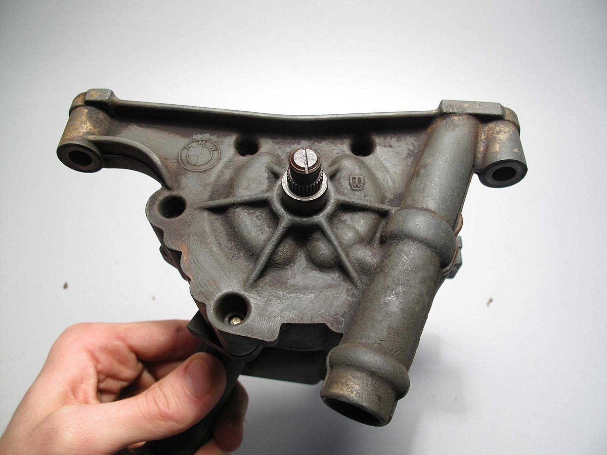 BMW E34 5-Series E32 M30 S38 Engine Oil Pump Assembly OEM 1988-1993