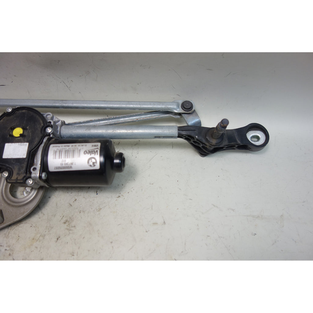 2014-2017 BMW F22 F23 2-Series Windshield Wiper Linkage with Motor OEM