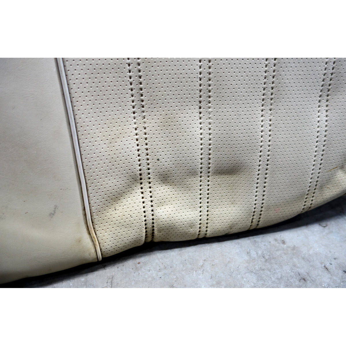 1984-1985 BMW E28 5-Series Rear Seat Bottom Bench Pad Pearl Beige Vinyl OEM