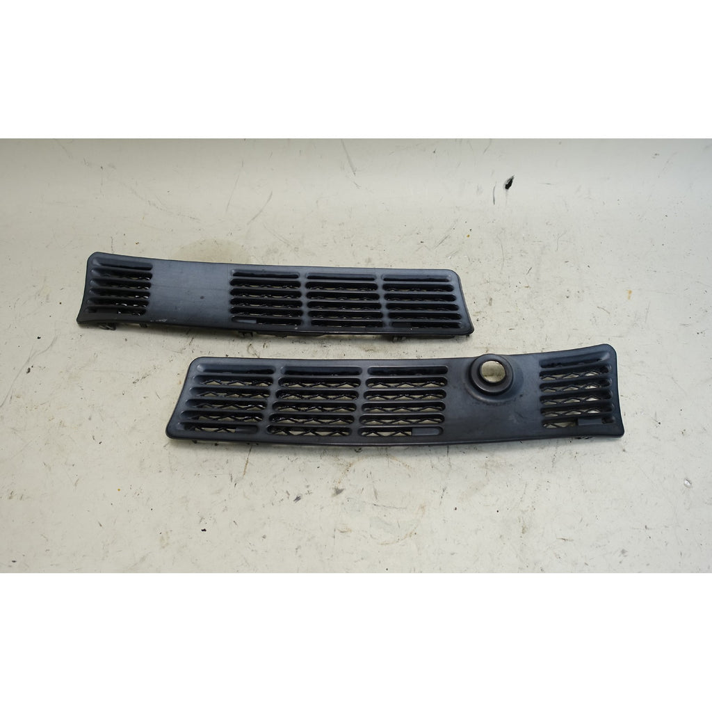 1984-1993 BMW E30 3-Series Air Inlet Cowl Hood Intake Grille Pair Left Right OEM