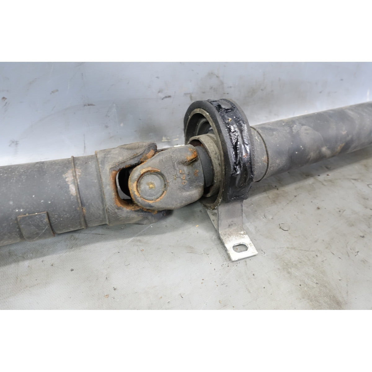 2001-2003 BMW E46 330i Automatic Trans Driveshaft Propeller Shaft CV OEM