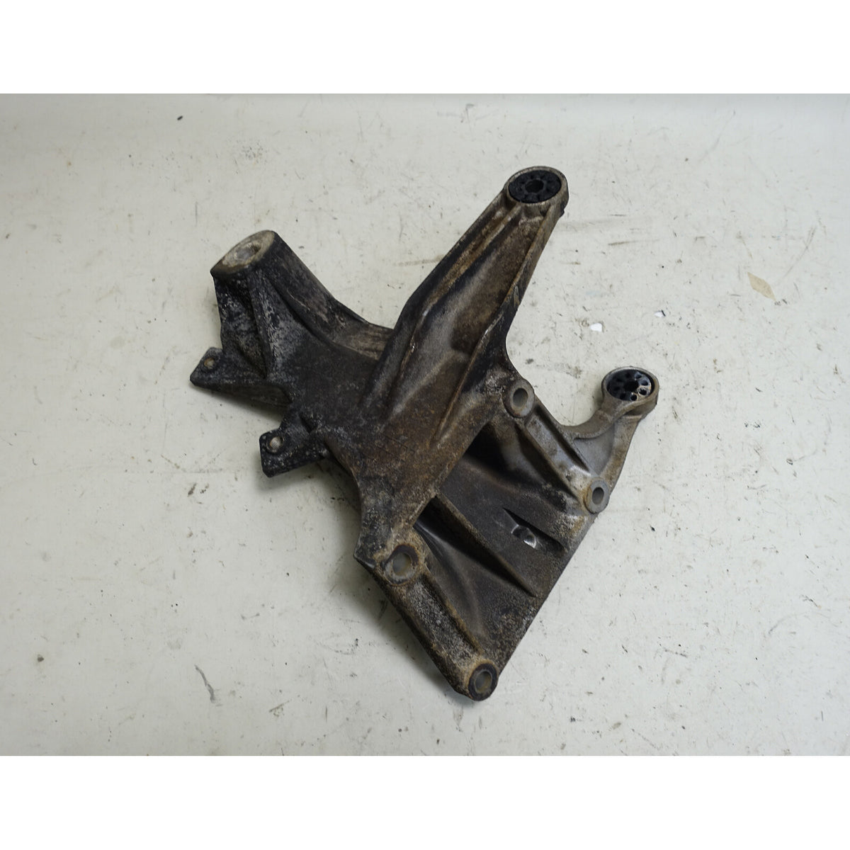 01-06 BMW E46 M3 Left Engine Support Suspension Arm Bracket for SMG Trans OEM
