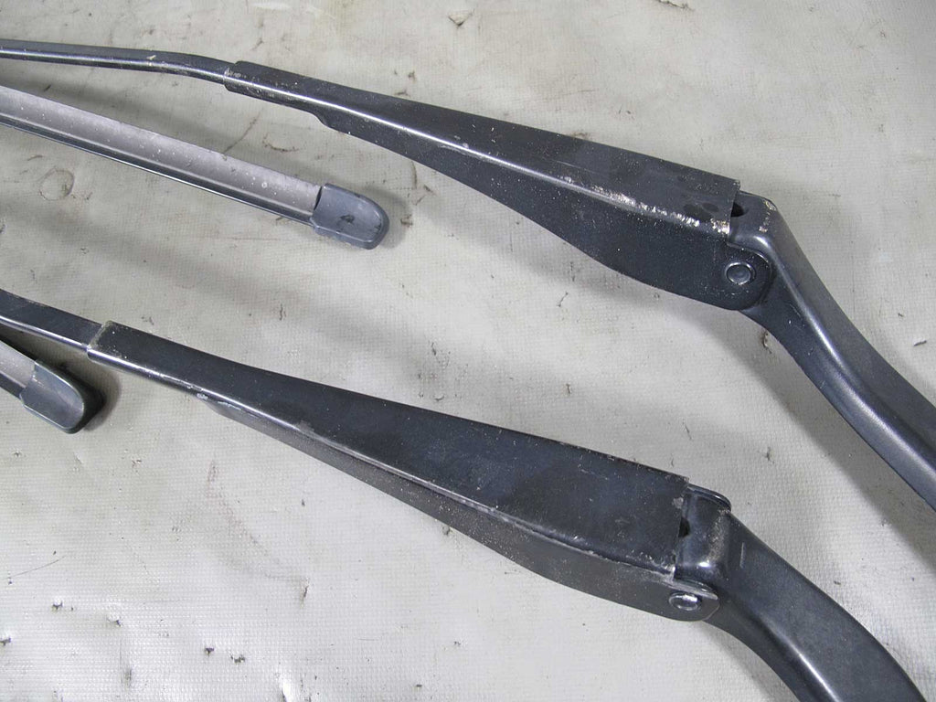 BMW E82 E88 1-Series Windshield Wiper Arm Pair Left Right Metal 2008-2013 USED