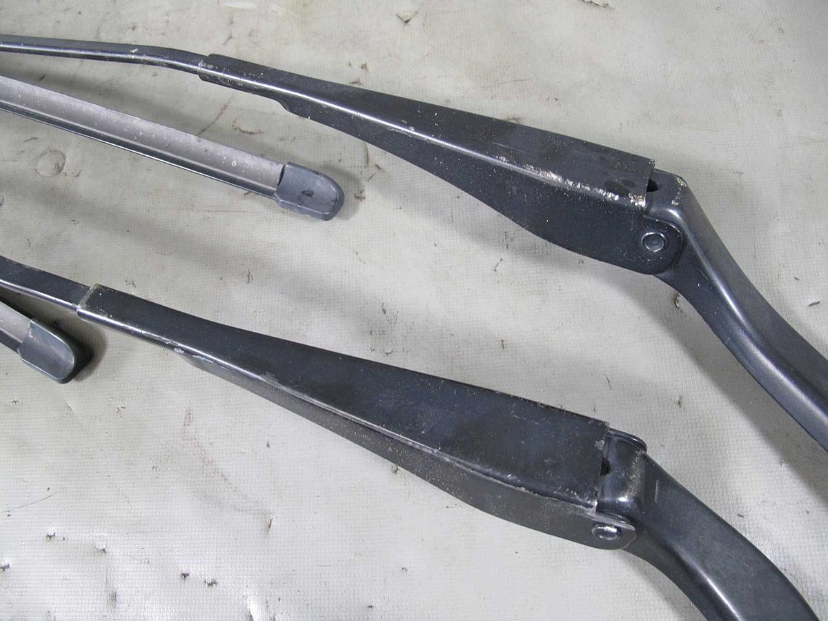 BMW E82 E88 1-Series Windshield Wiper Arm Pair Left Right Metal 2008-2013 USED