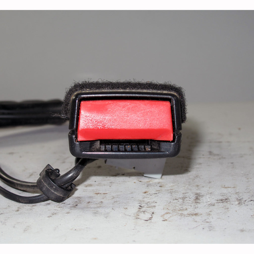 BMW 2006-2008 E90 E82 E88 Right Front Passenger Lower Seat Belt Buckle OEM USED