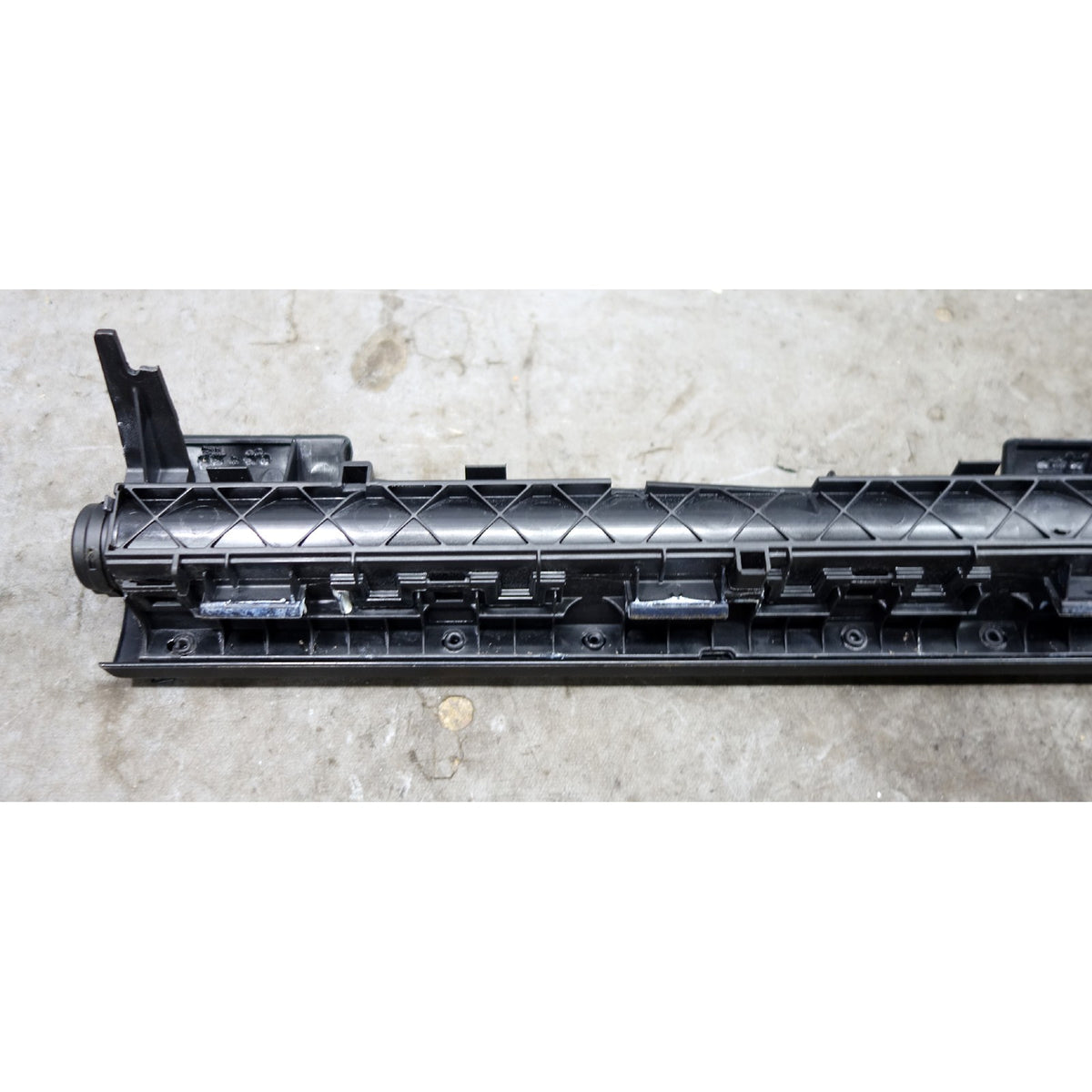 Damaged 2007-2013 BMW E70 X5 SAV Right Rear Passenger Window Roller Sun Shade OE