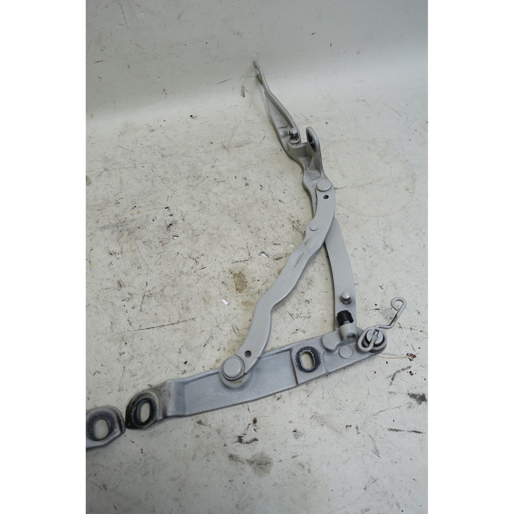 2003-2008 BMW E85 Z4 Roadster Factory Rear Trunk Boot Deck Lid Hinge Pair OEM