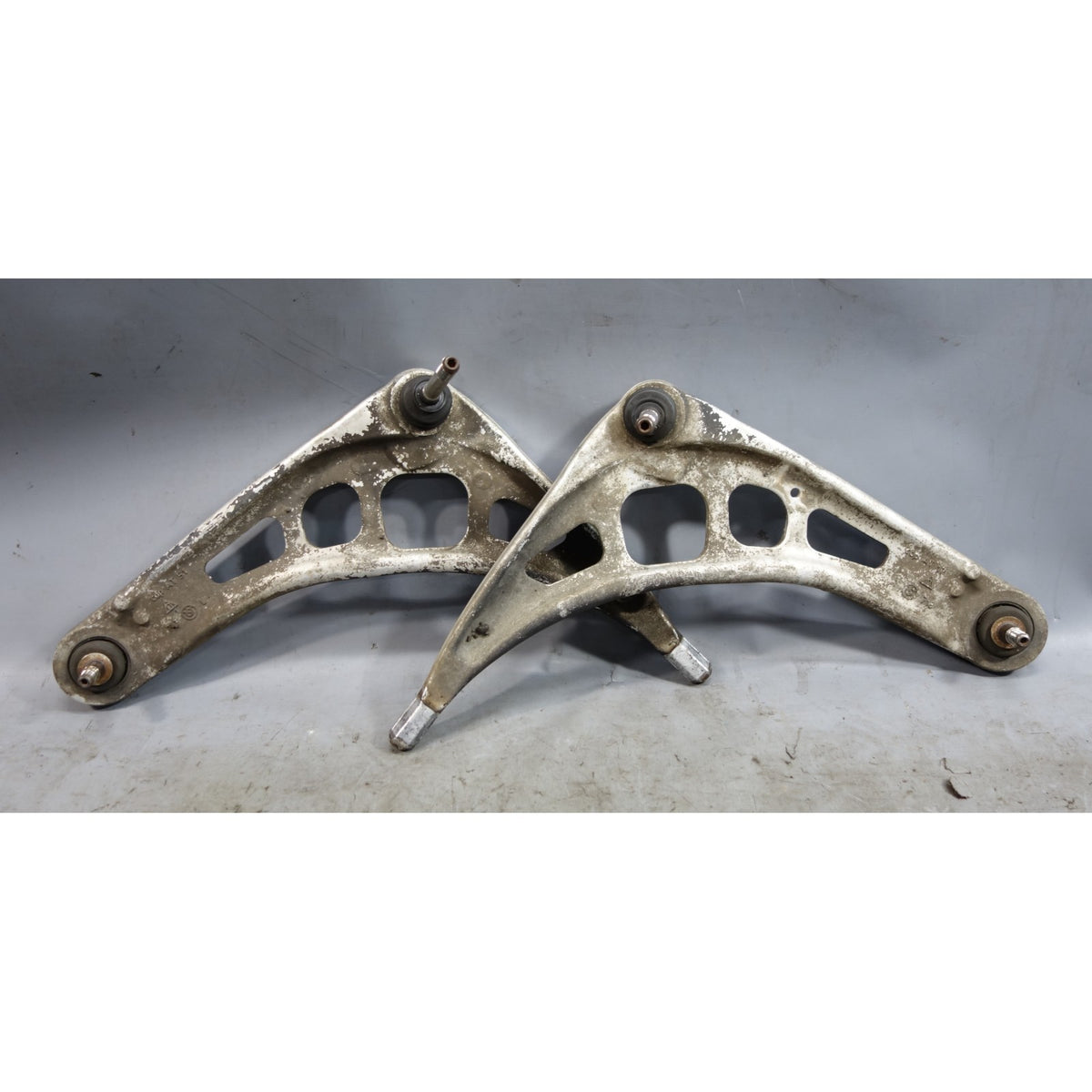00–06 BMW E46 3-Series RWD E85 Z4 Front Lower Control Arm Wishbone Pair OEM