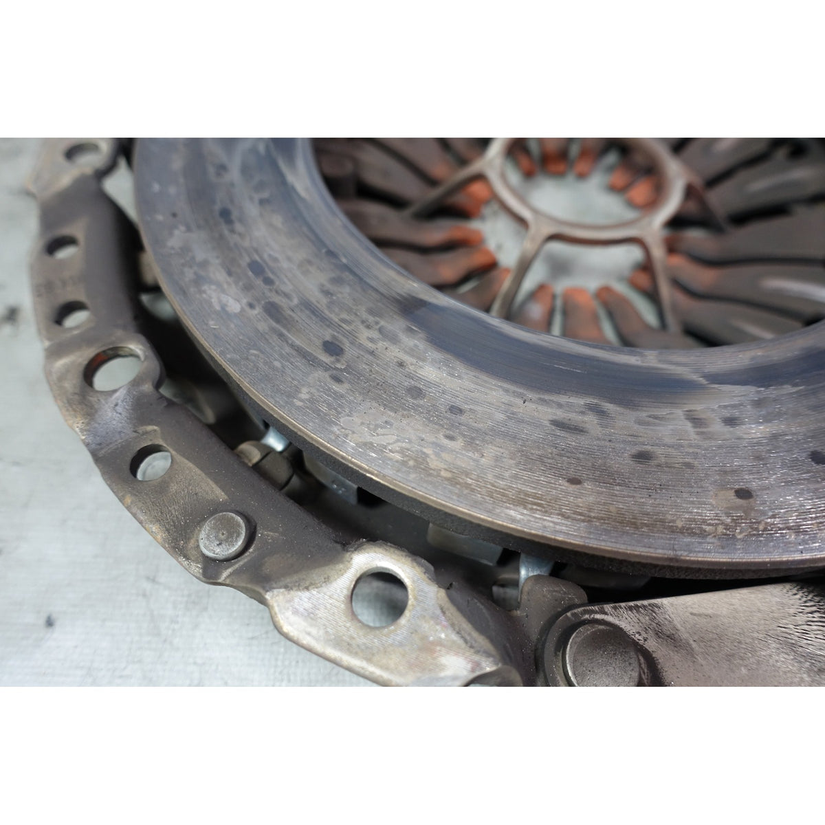 03-06 BMW E85 Z4 2.5i E46 325i Clutch and Pressure Plate Set Manual Trans OEM