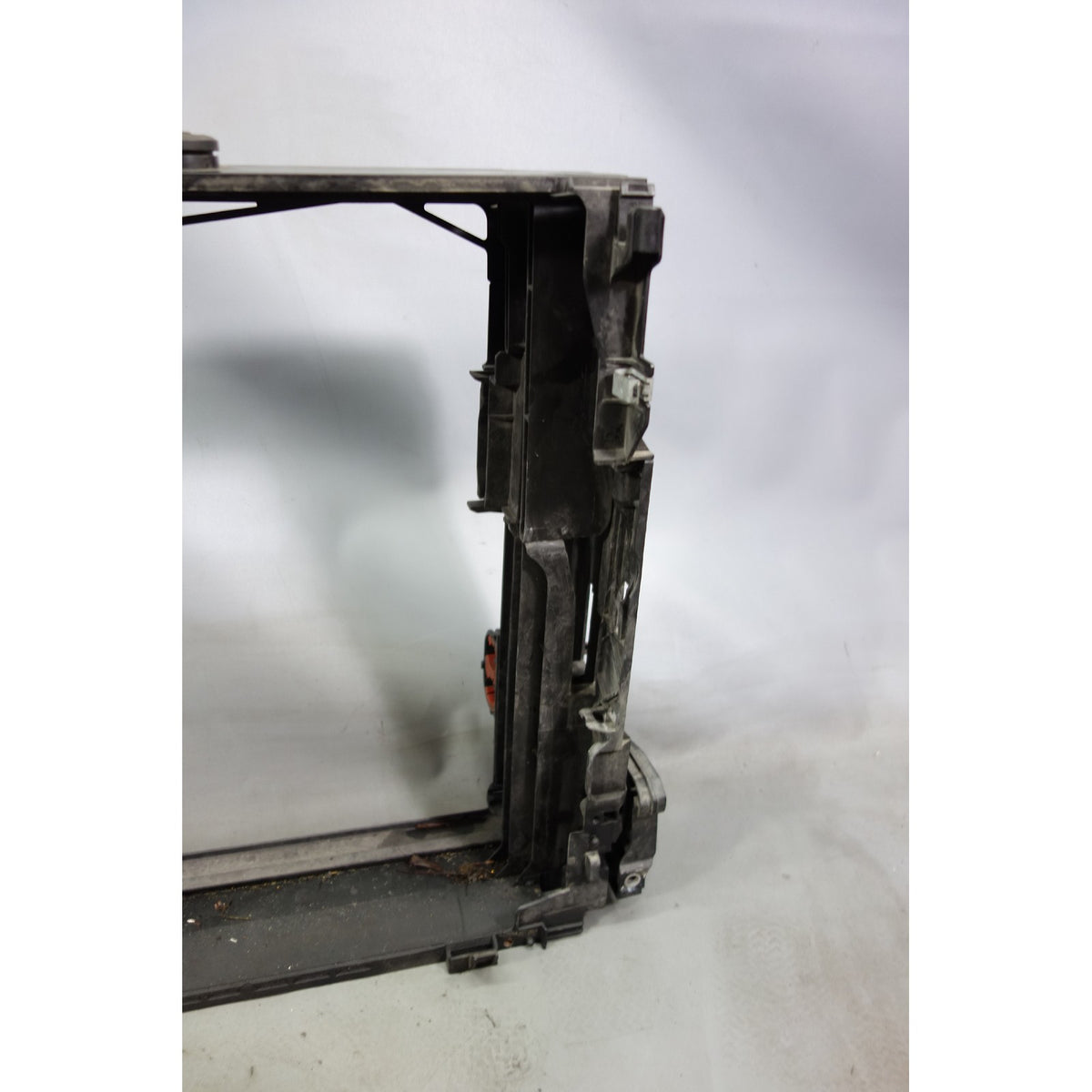 2009-2015 BMW F01 F02 750i 760i V8 V12 Factory Radiator Carrier Frame Cover OEM