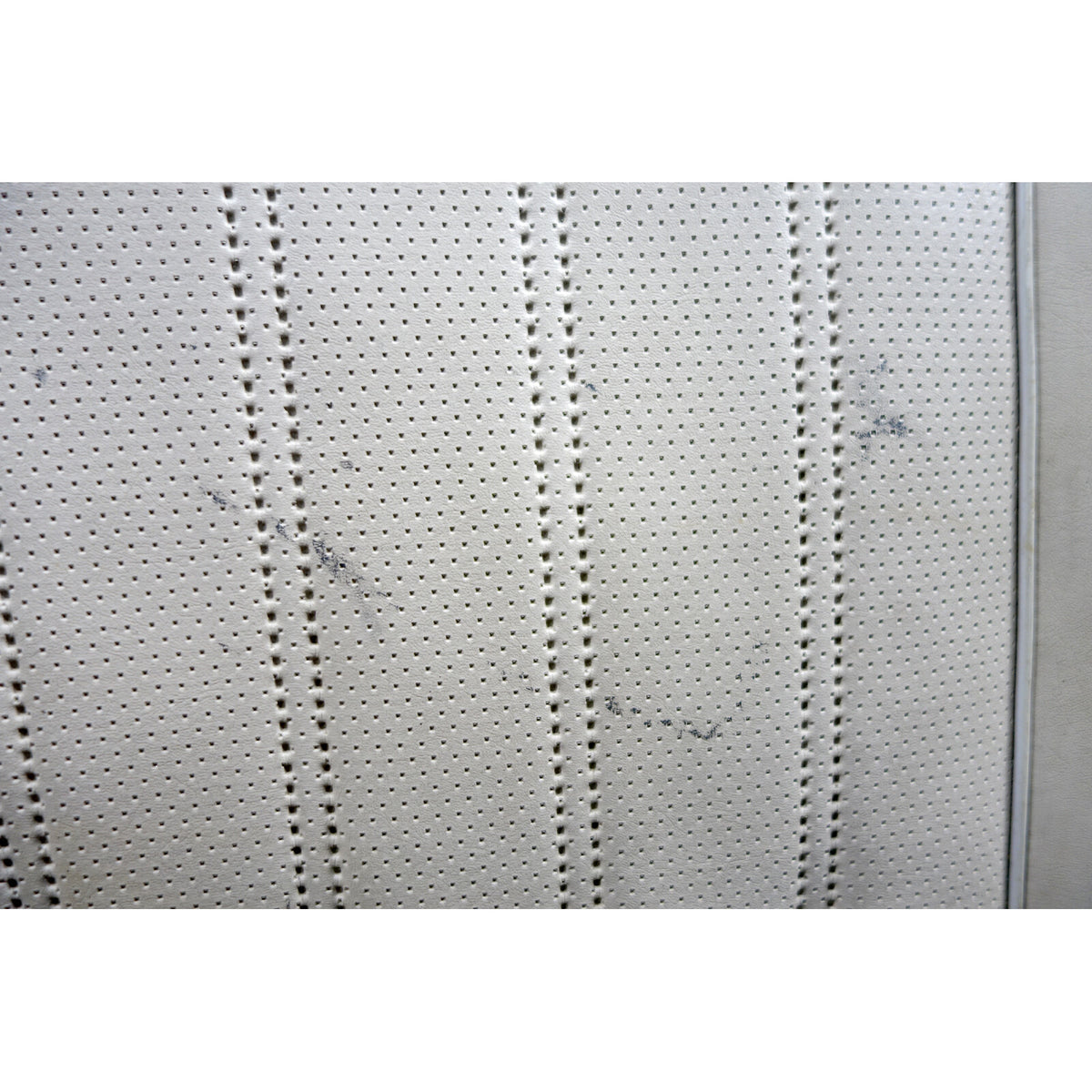 1984-1985 BMW E28 5-Series Rear Seat Bottom Bench Pad Pearl Beige Vinyl OEM