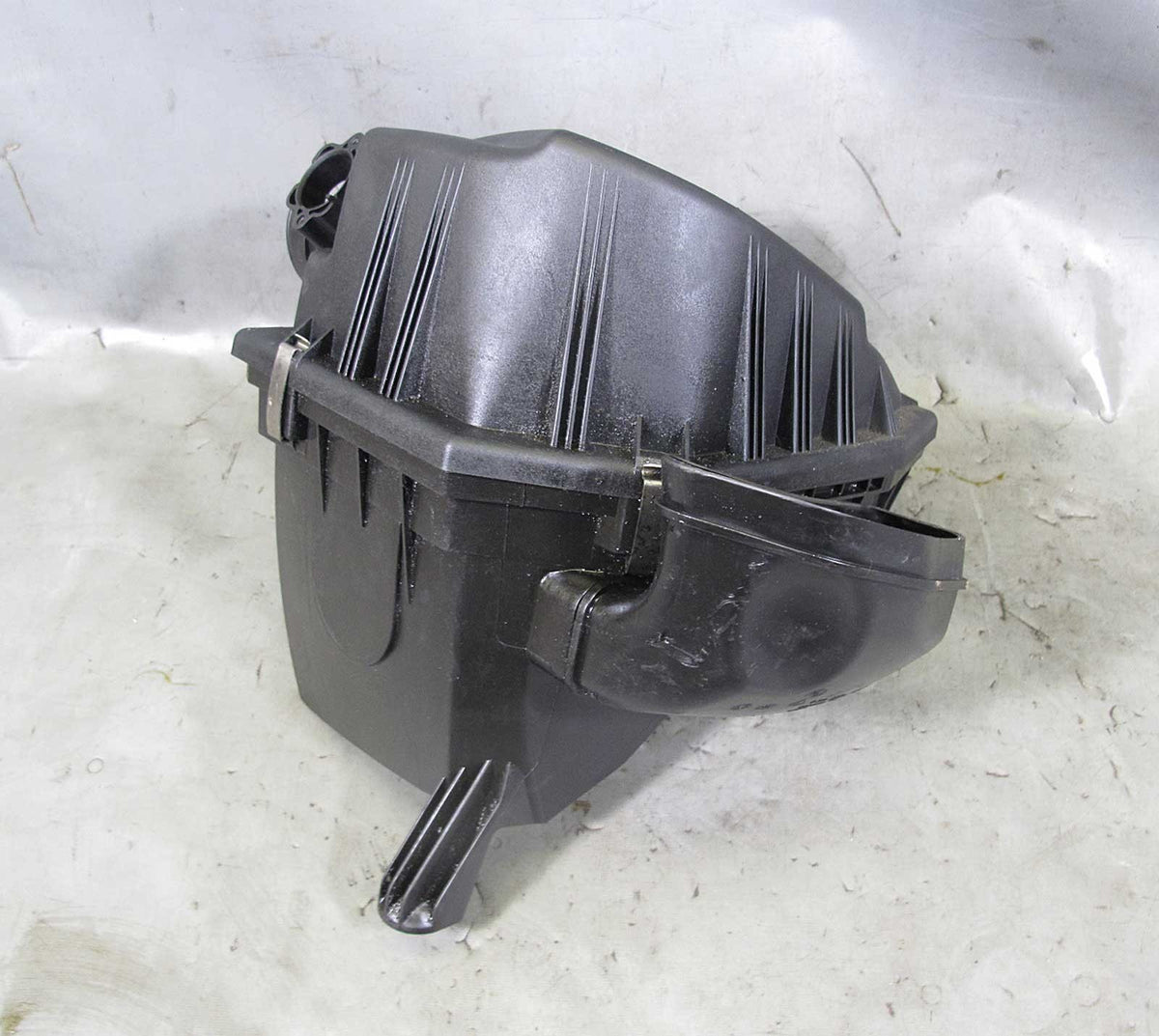 BMW E83 X3 SAV N52 Late Model Air Filter Intake Housing Muffler 2007-2010 USED