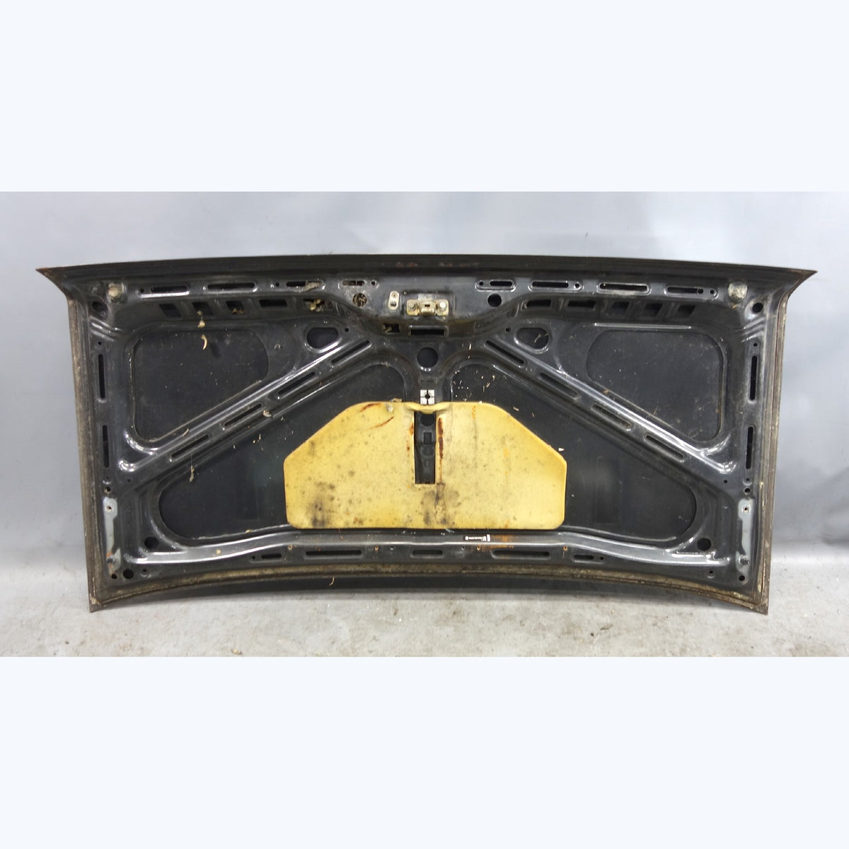1982-1988 BMW E28 5-Series Rear Trunk Deck Lid Cover Diamond Black OEM