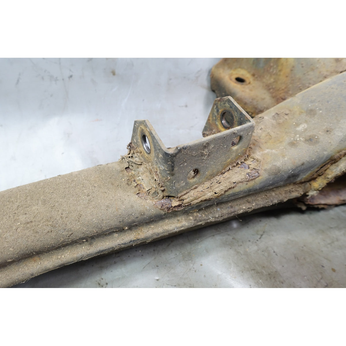 84-93 BMW E30 3-Series Factory Rear Axle Sub Frame Axle Carrier Cross Member OE