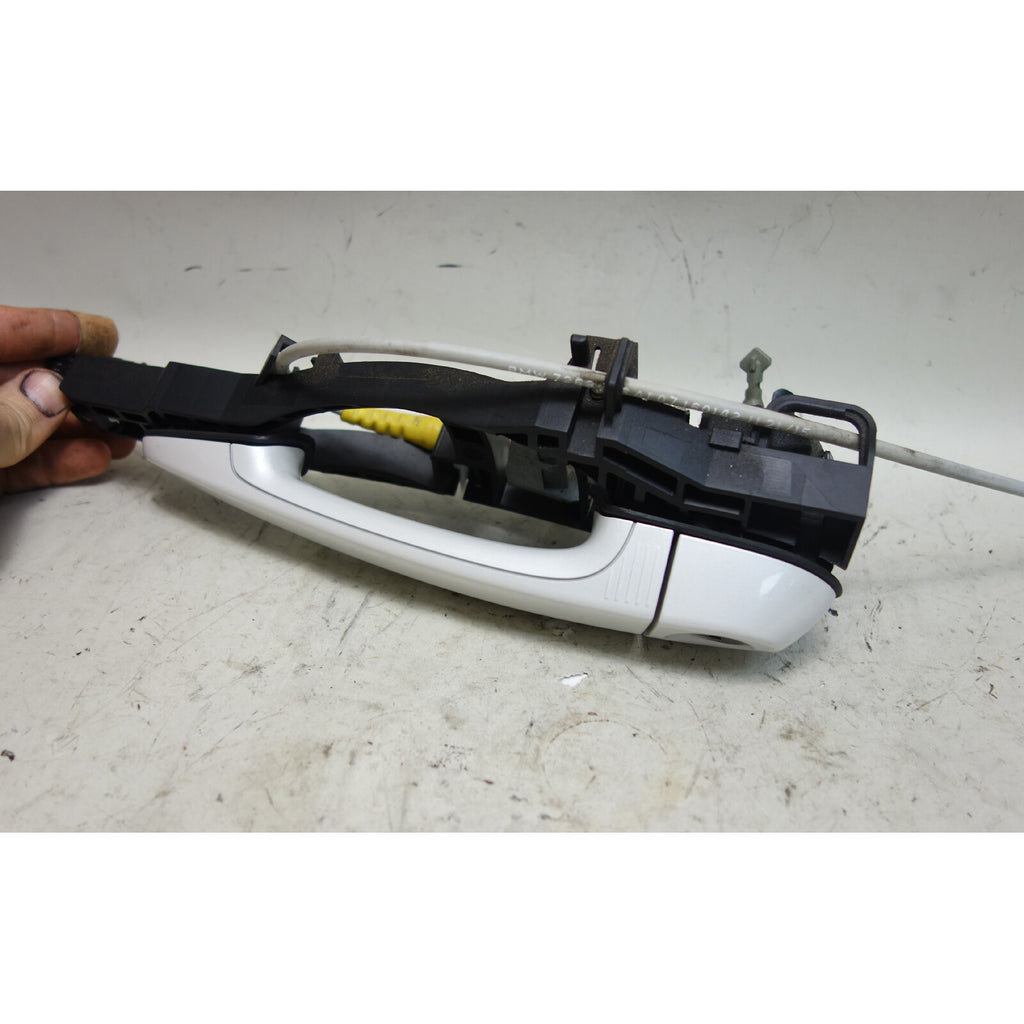2014-2017 BMW F22 F23 2-Series Left Ext Outside Comfort Access Door Handle White