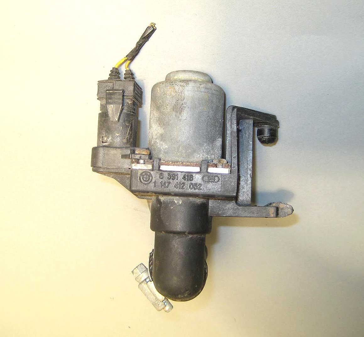 BMW E36 3-Series 318ti Z3 Roadster Coupe Hot Water Heater Valve 1995-2002 USED
