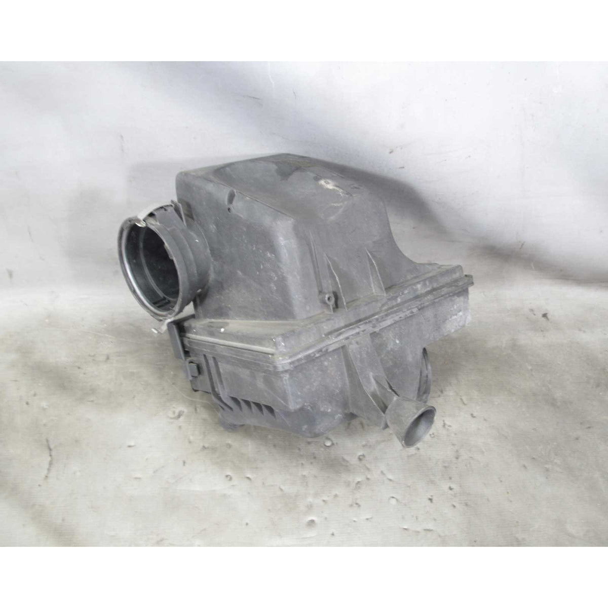 01-02 BMW Z3 3.0i Roadster Coupe 3.0L M54 Air Filter Intake Housing Muffler Box