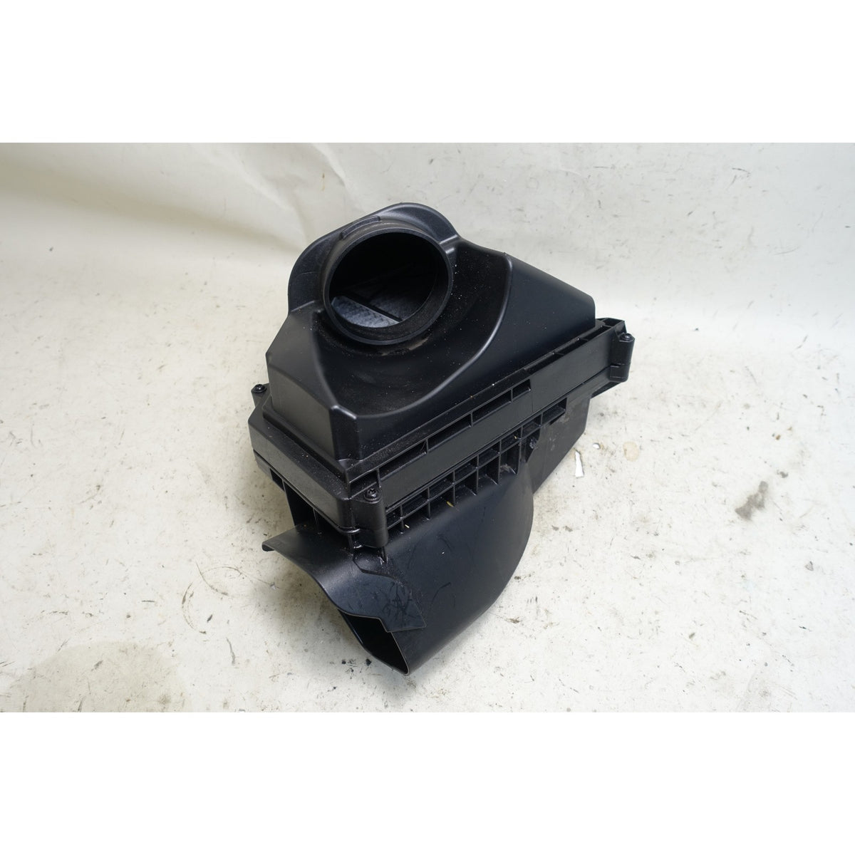 Damaged BMW G8x M3 M4 S58 Right Air Intake Filter Silencer Housing 2021-2024 OEM