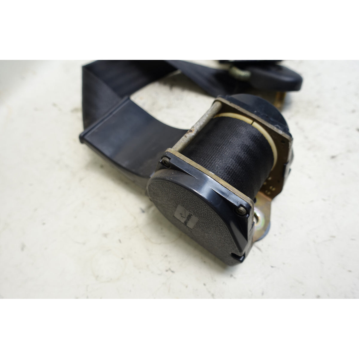 1978-1979 BMW E23 733i Sedan Early Rear Seat Belt Restraint Left Right OEM