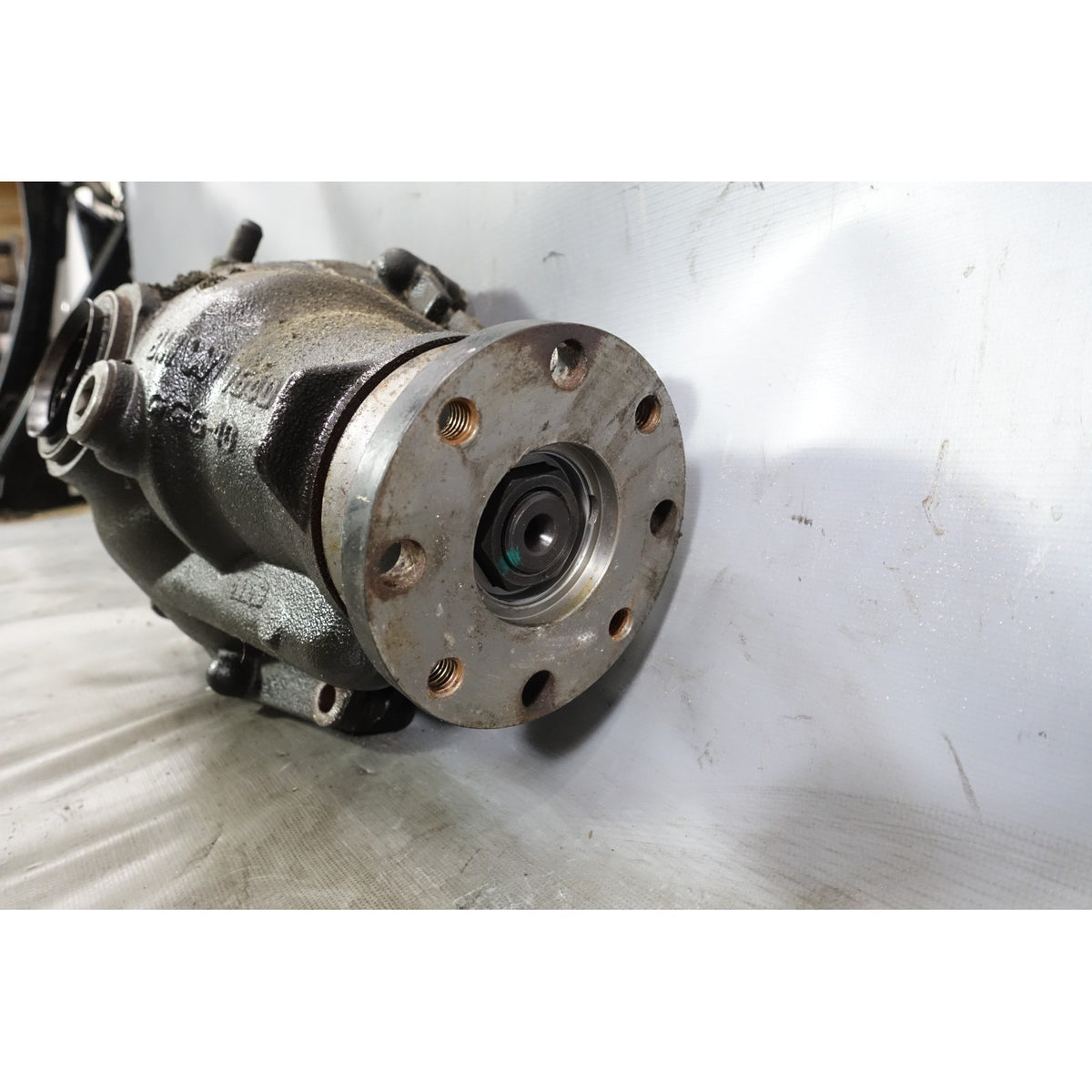 2004-2006 BMW X3 E83 3.0i AWD Front Differential Carrier 3.64 OEM