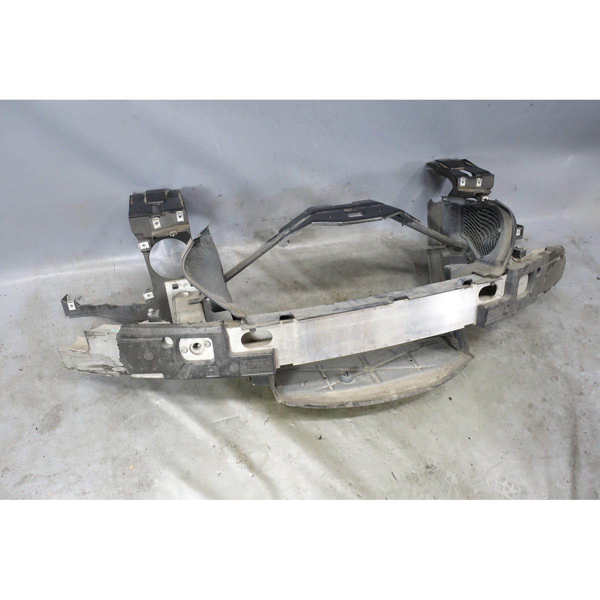 BMW E63 E64 6-Series Front Radiator Support Bumper Reinforcement 2004-2010 OEM