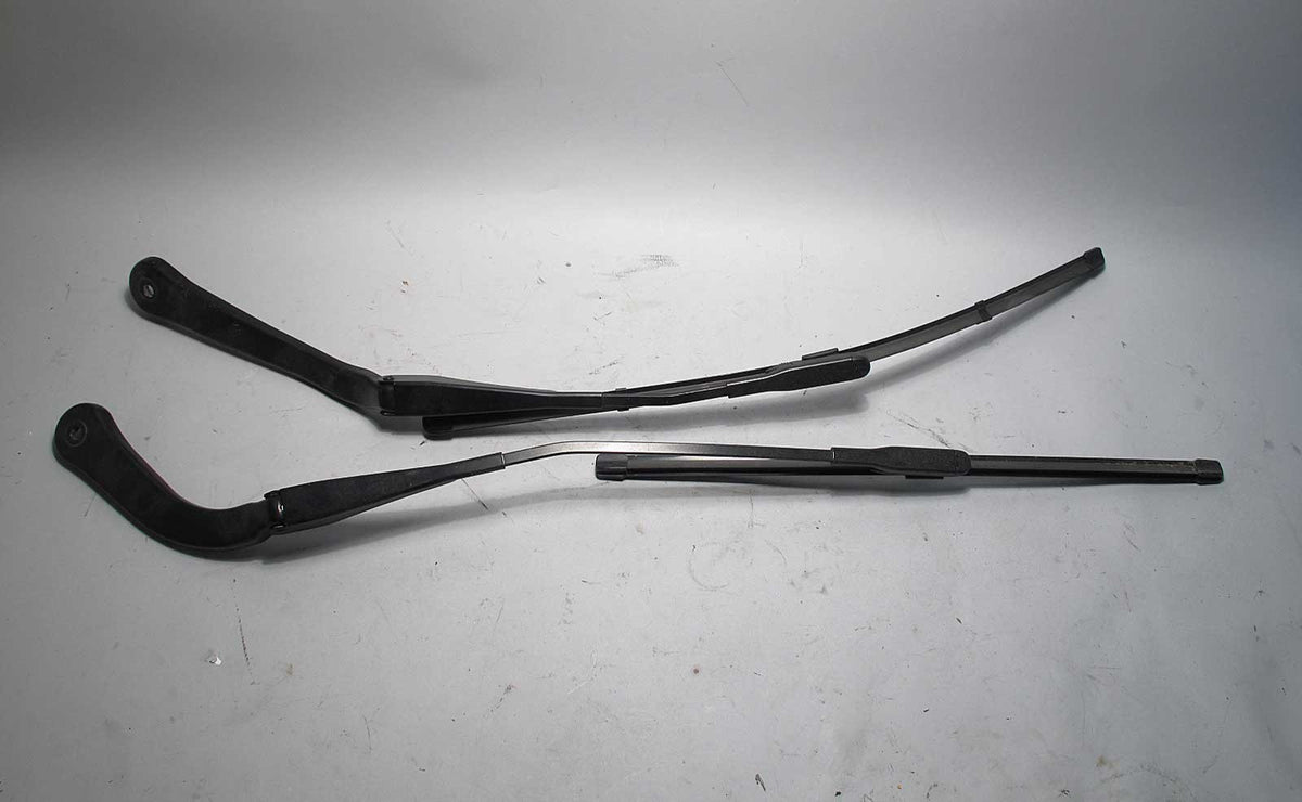 BMW E90 E92 LCI 3-Series Windshield Wiper Arm Pair Left Right 2010-2013 OEM USED