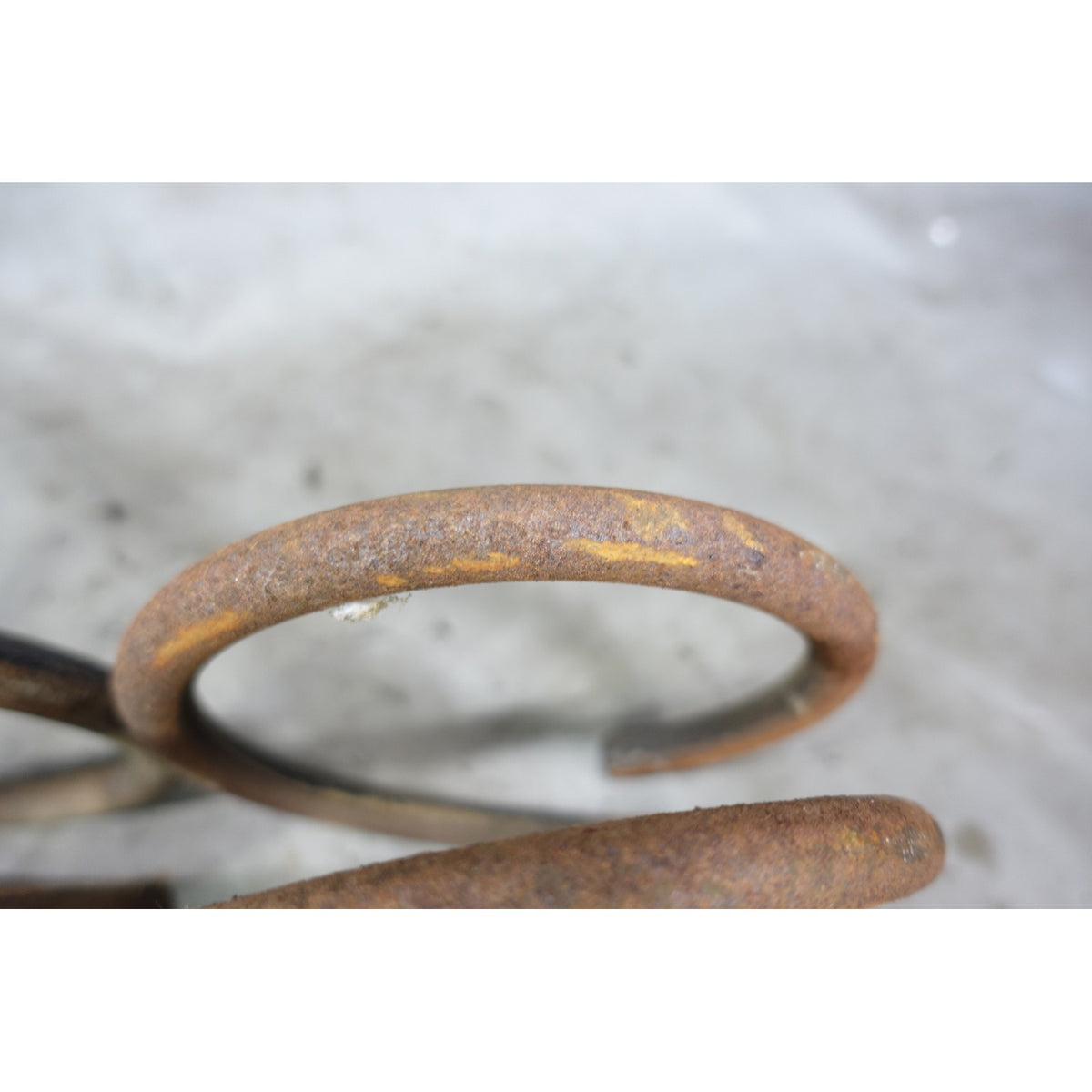 1978-1979 BMW E23 733i 7-Series Front Factory Coil Springs Pair OEM