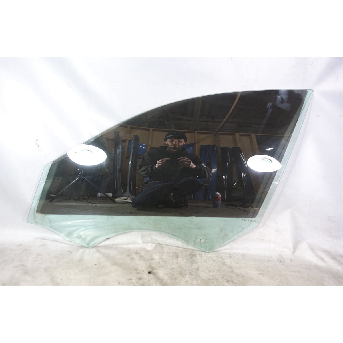 2017-2020 BMW G30 5-Series Left Front Window Glass Pane OEM *Scratchs*