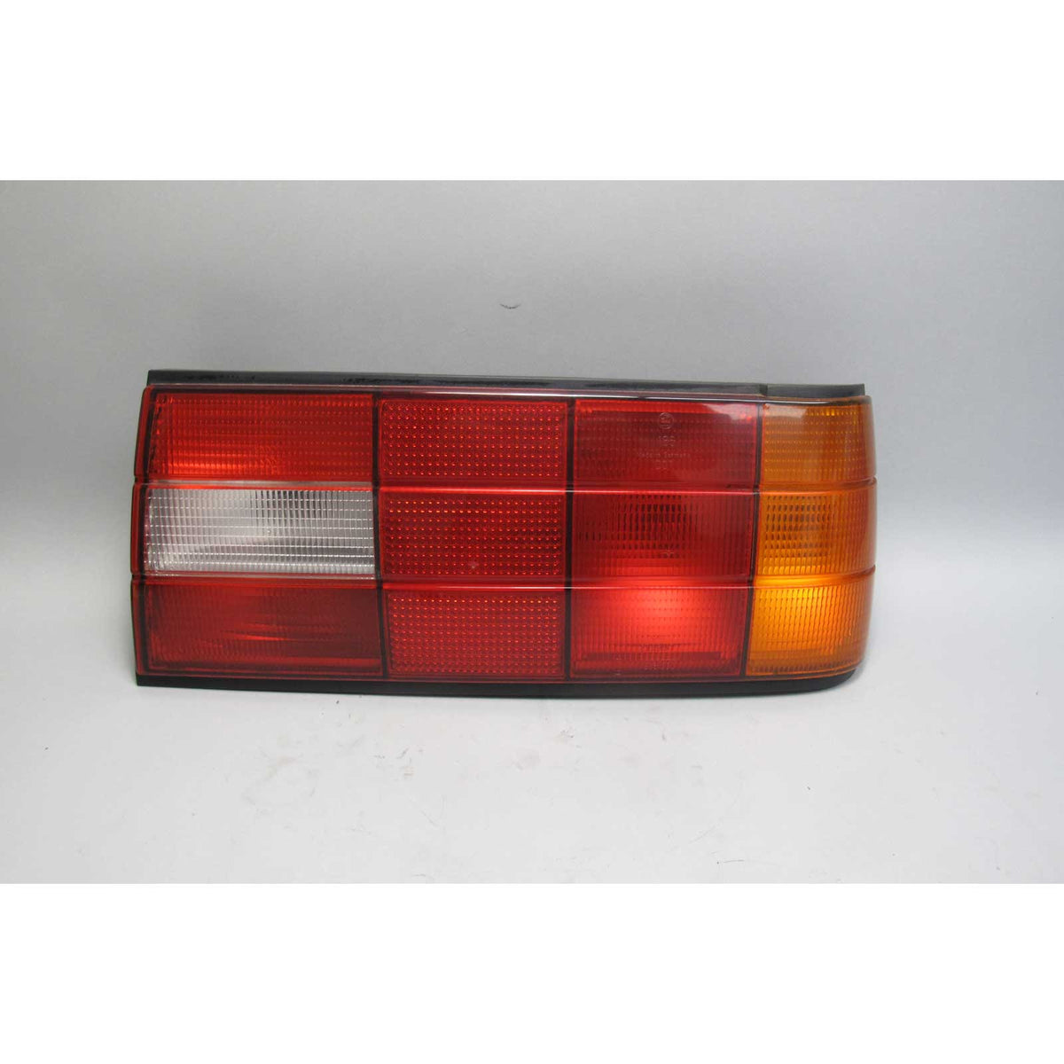 BMW E30 3-Series Late Model Right Rear Passen Tail Light Lamp Housing w Tray OEM