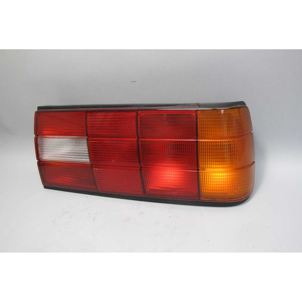 BMW E30 3-Series Late Model Right Rear Passen Tail Light Lamp Housing w Tray OEM