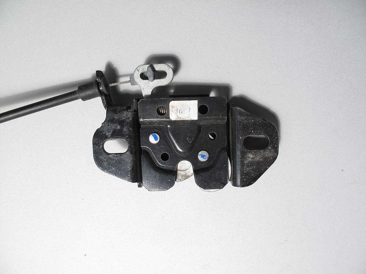 BMW E85 E86 Late Model Hood Bonnet Latch Lock Set w Cable 2007-2008 USED OEM